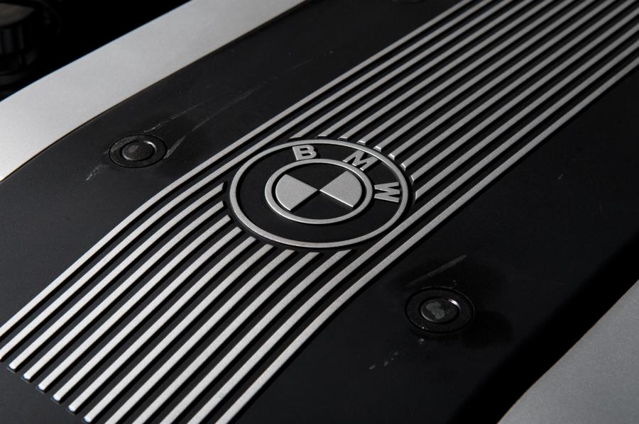  BMW 740i 2001 года  (фото 2 из 8)